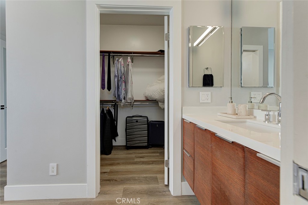 1080 Everett Property Photo 24