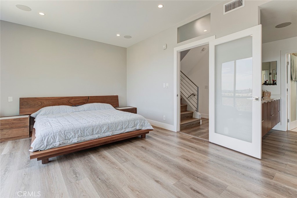 1080 Everett Property Photo 30