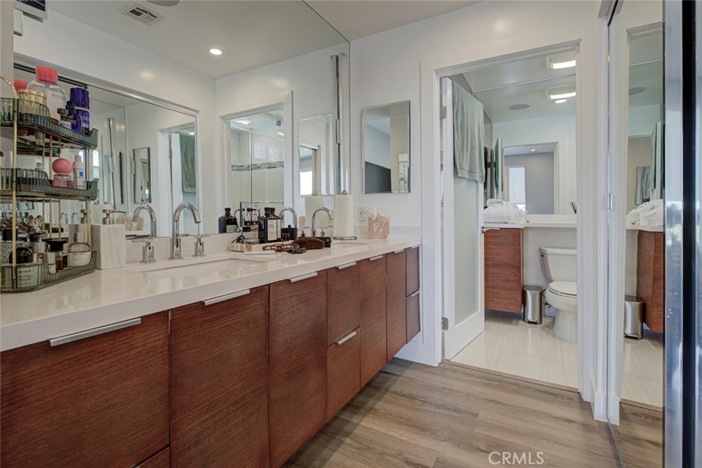 1080 Everett Property Photo 32