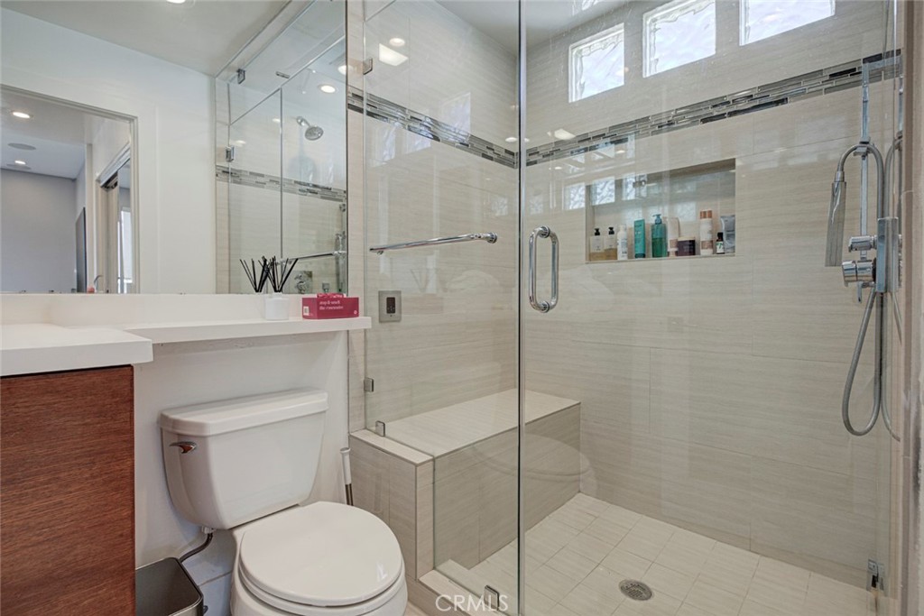 1080 Everett Property Photo 33