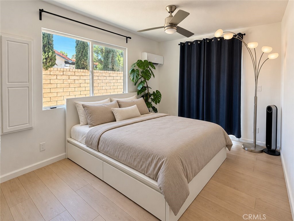 5637 Redwood B Property Photo 14