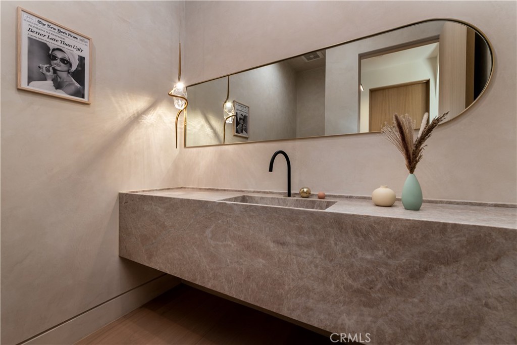 16749 Addison Property Photo 13