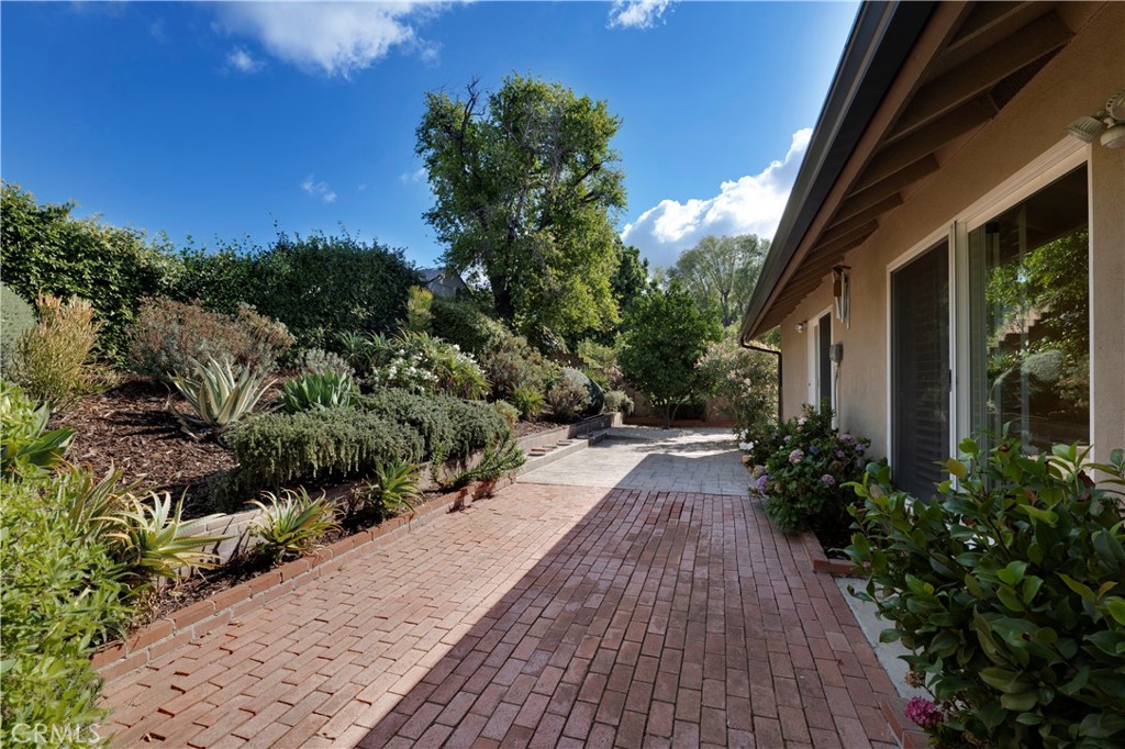872 Boxthorn Avenue Property Photo 32