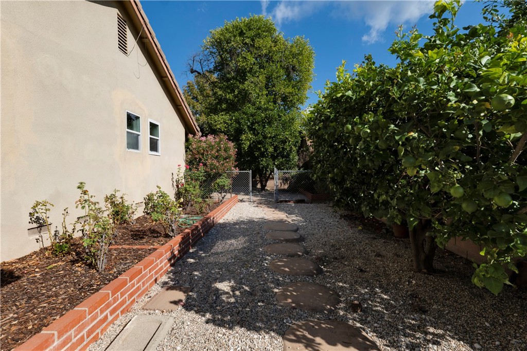 872 Boxthorn Avenue Property Photo 37