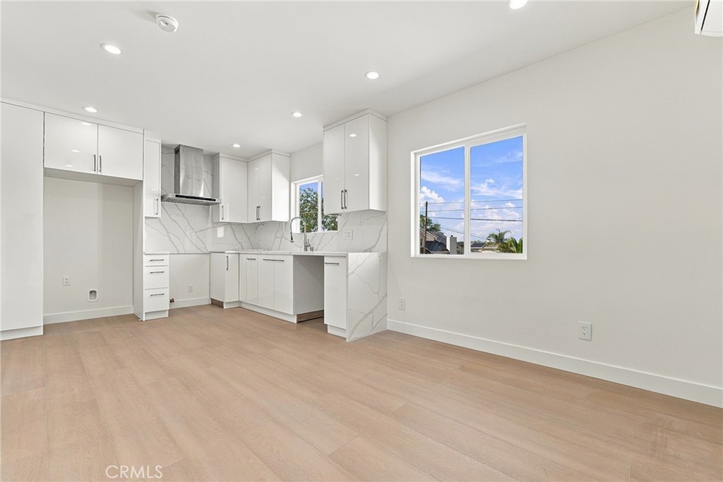 10906 Tujunga Cyn Property Photo 4