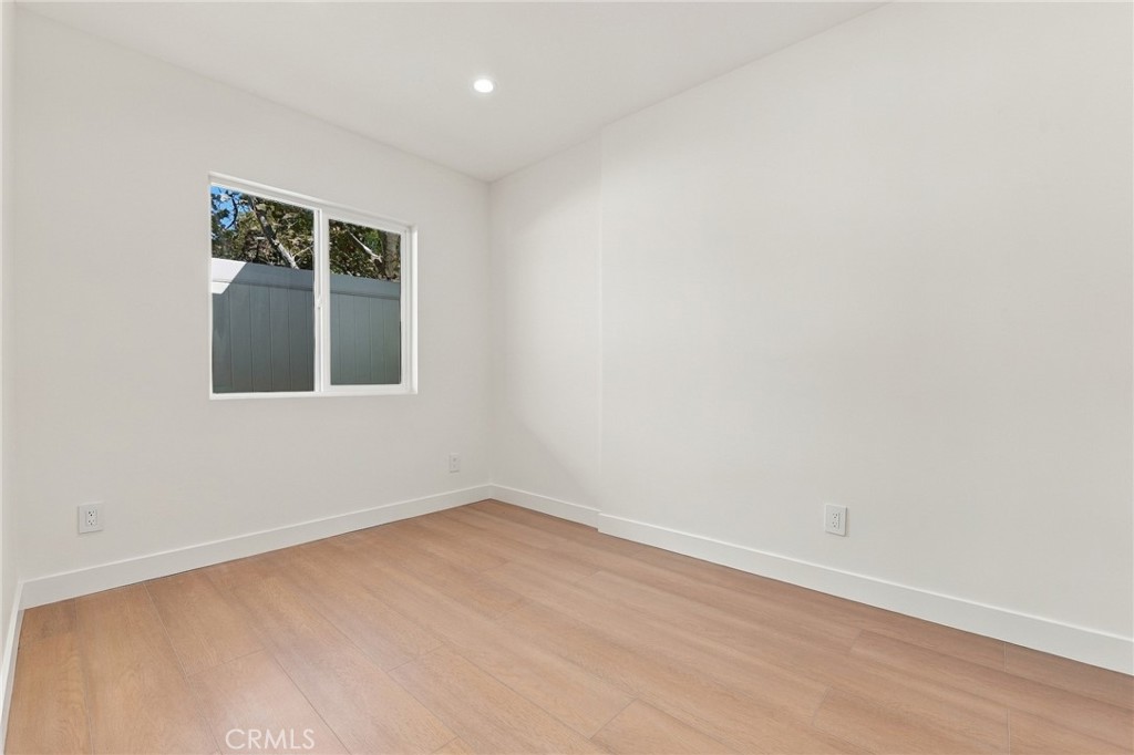 10906 Tujunga Cyn Property Photo 10