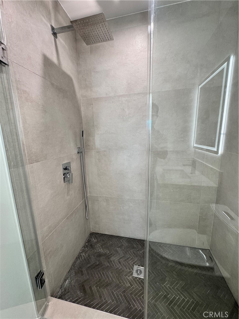 10906 Tujunga Cyn Property Photo 13