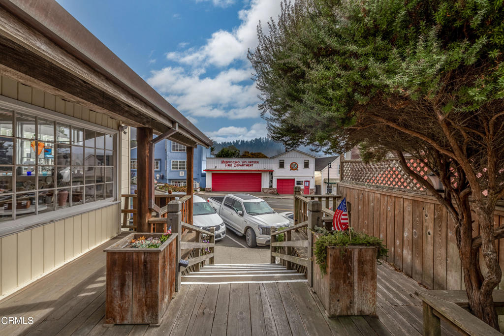 10470 Lansing Street Property Photo 6