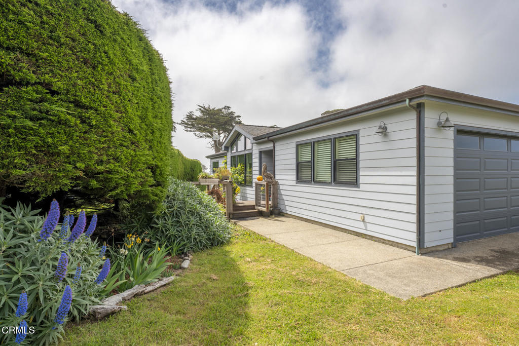43661 Cypress Parkway Property Photo 1