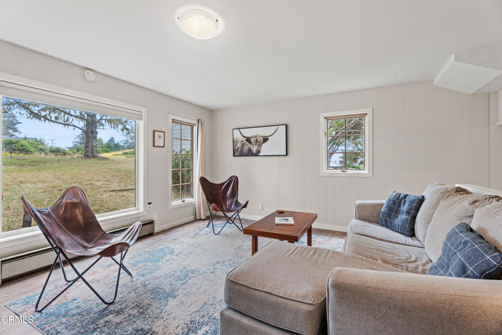 15741 Forest View Road Property Photo 8