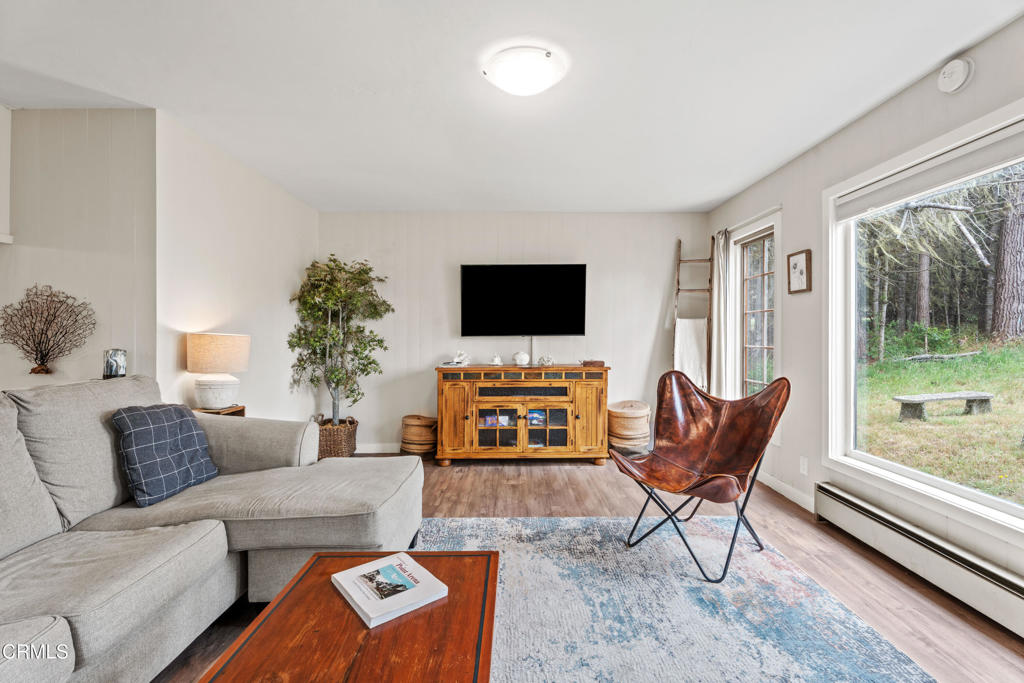 15741 Forest View Road Property Photo 9