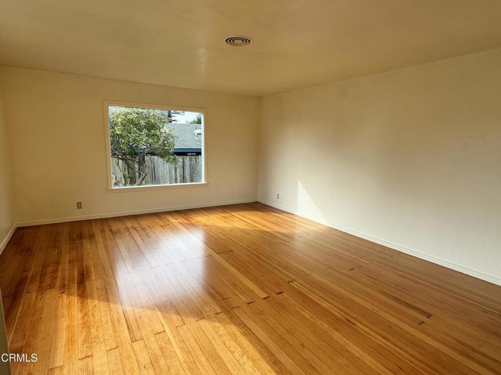 399 Winifred Street Property Photo 6