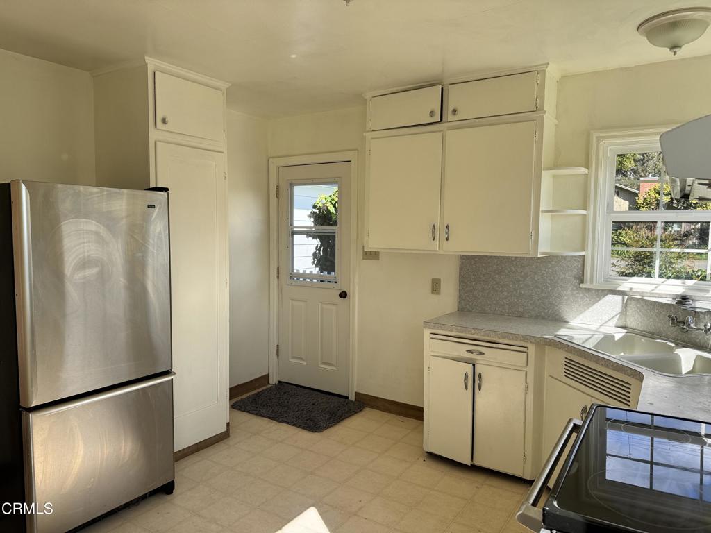 399 Winifred Street Property Photo 15