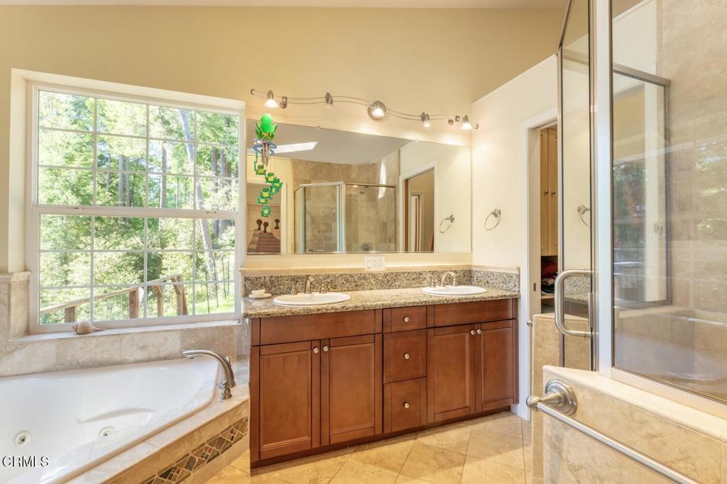18940 Timber Pointe Drive Property Photo 23