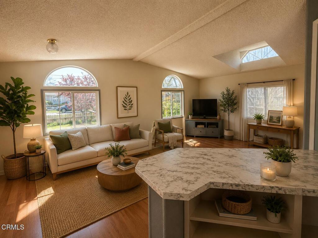 1361 E Oak Street Property Photo 1
