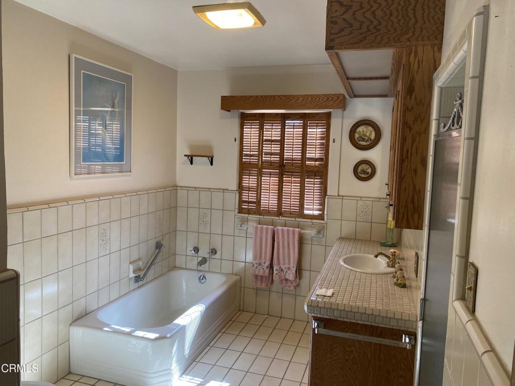 300 N Harbor Drive Property Photo 19