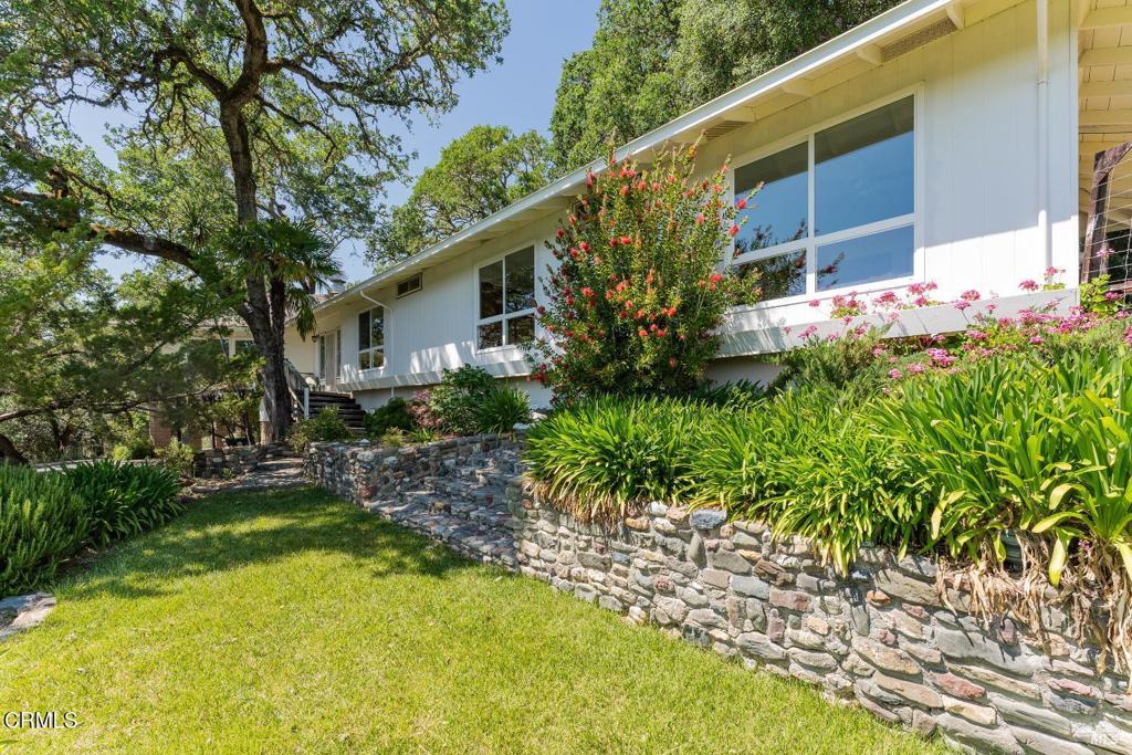 925 Knob Hill Road Property Photo 3