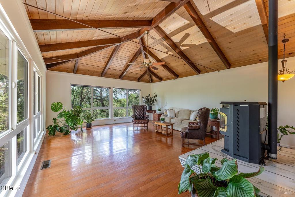 925 Knob Hill Road Property Photo 4