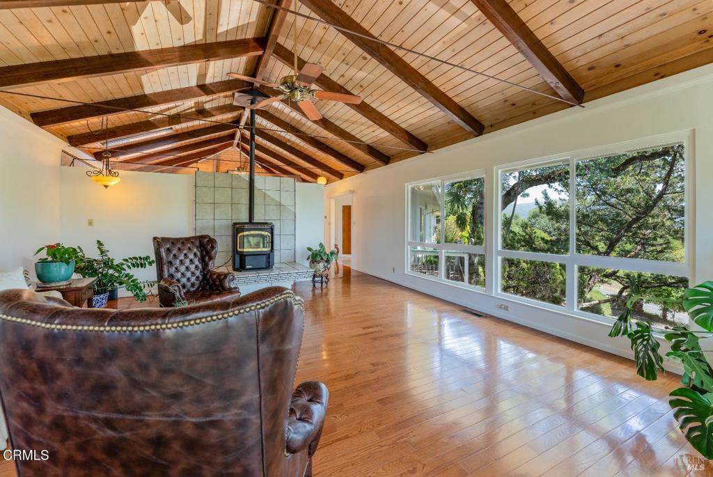 925 Knob Hill Road Property Photo 6