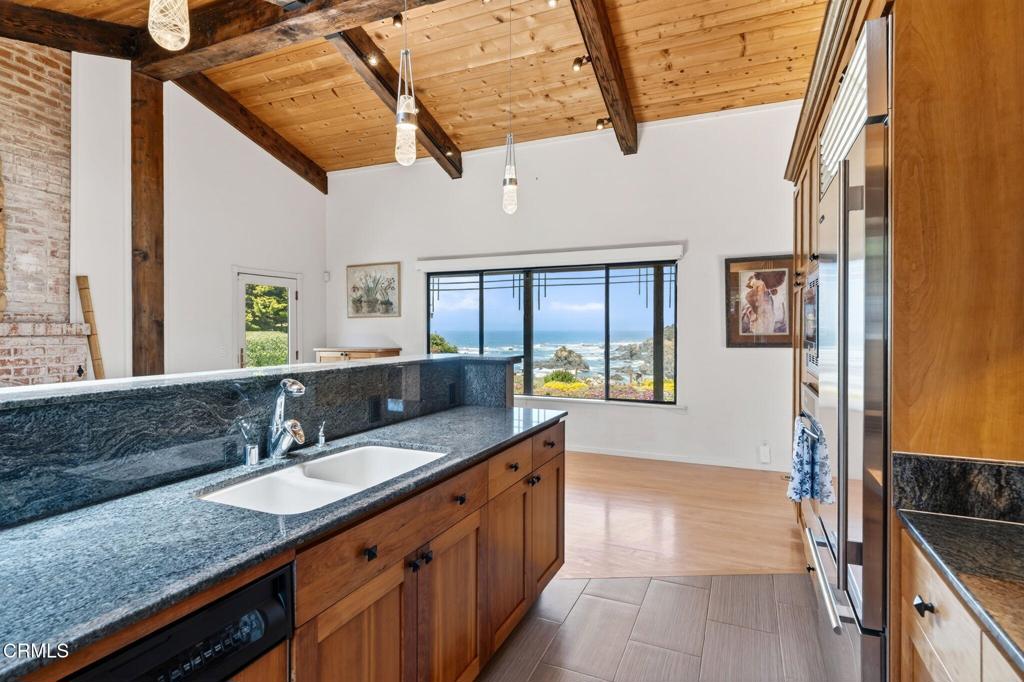 16861 Ocean Drive Property Photo 10