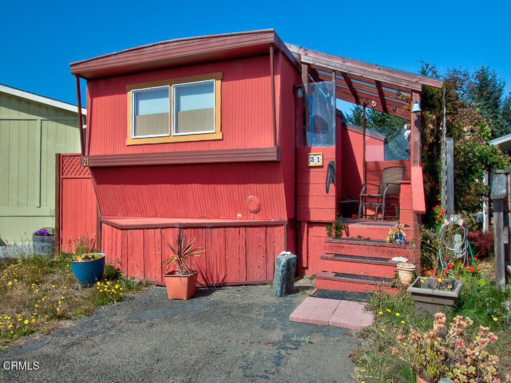 32800 Highway 20 21 Property Photo 1