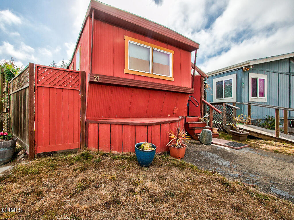 32800 Highway 20 21 Property Photo 2