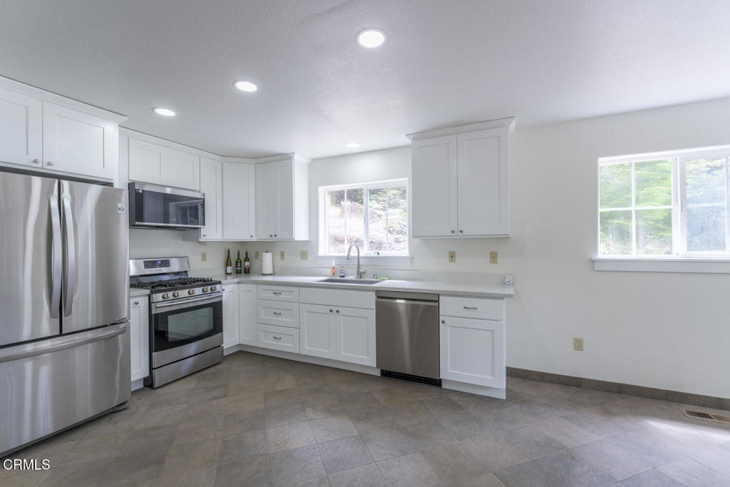 16225 Mitchell Creek Drive Property Photo 8