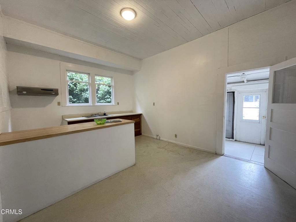 150 S Franklin Street Property Photo 6