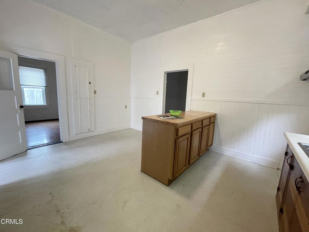 150 S Franklin Street Property Photo 7