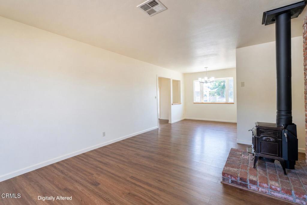 1072 E Chestnut Street Property Photo 3