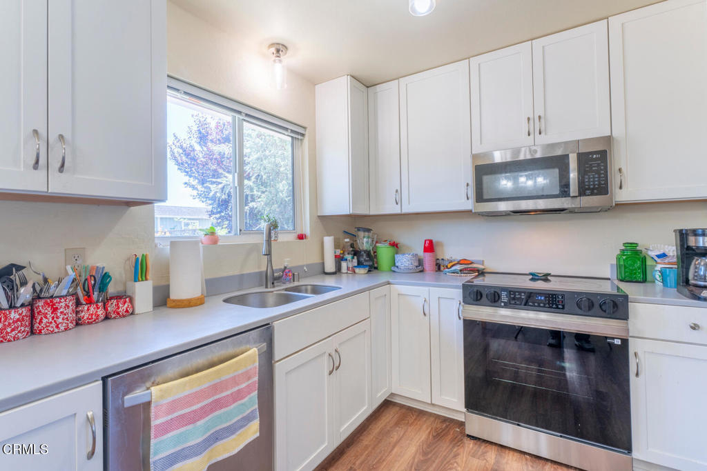 1072 E Chestnut Street Property Photo 4