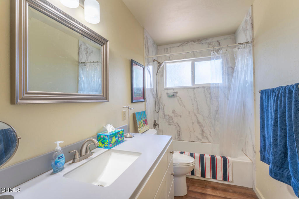 1072 E Chestnut Street Property Photo 9
