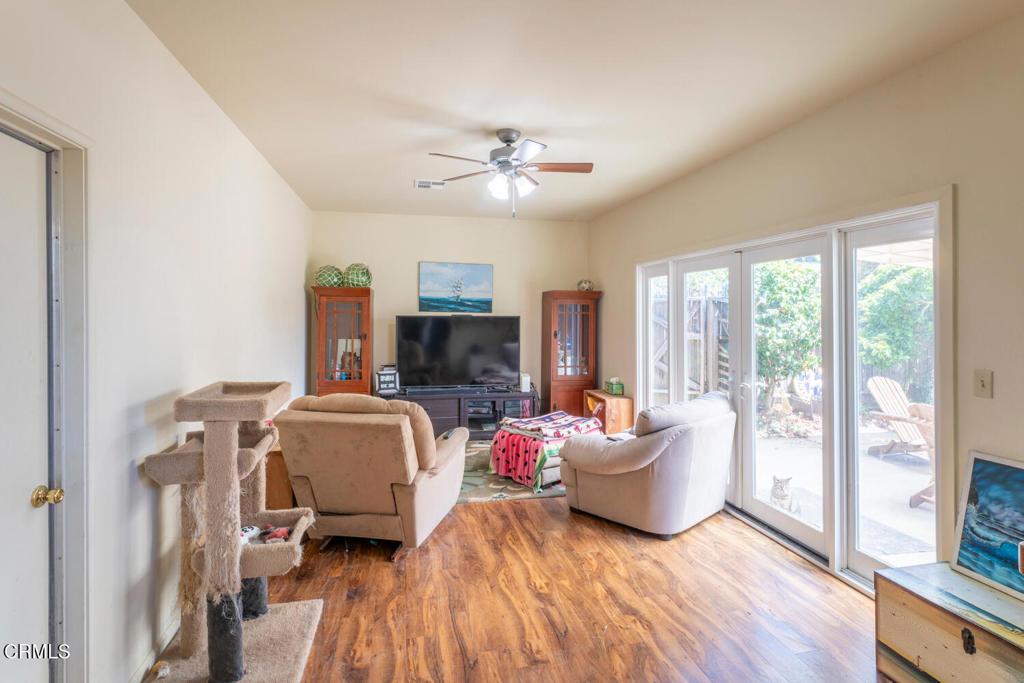 1072 E Chestnut Street Property Photo 16