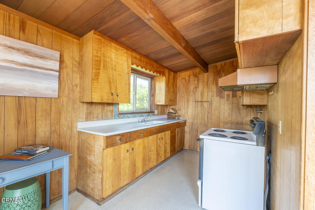 143 S Corry Street Property Photo 8