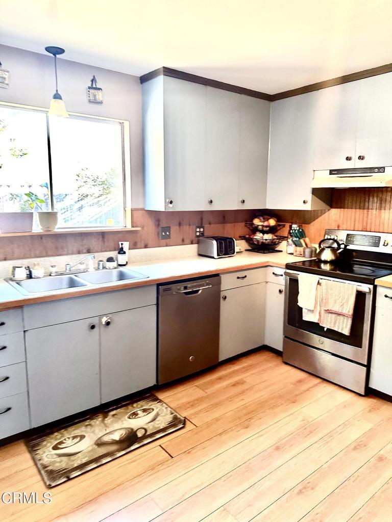 470 Wall Street Street Property Photo 15
