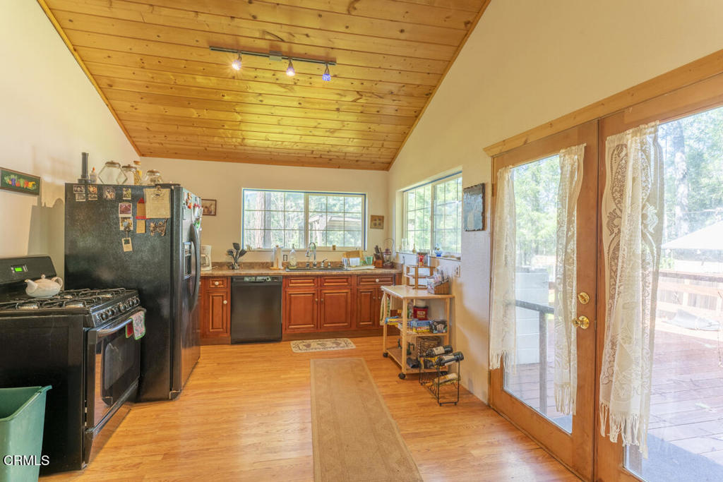 67951 N Hwy 101 Property Photo 11