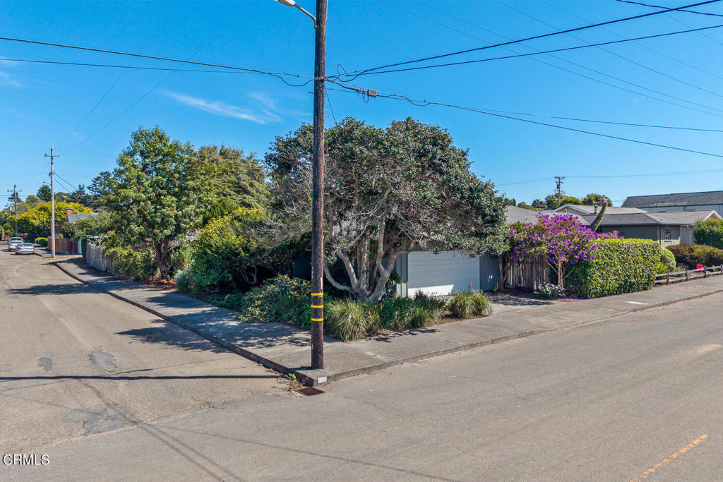 400 Winifred Street Property Photo 33