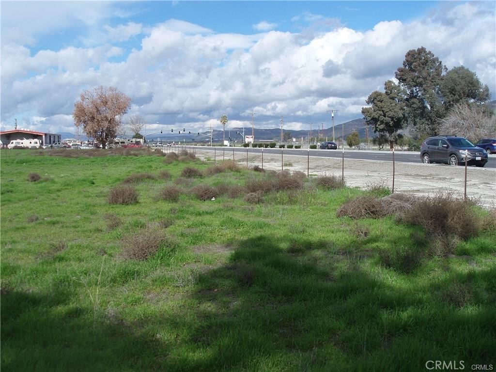 1545 N Ramona Boulevard Property Photo 3