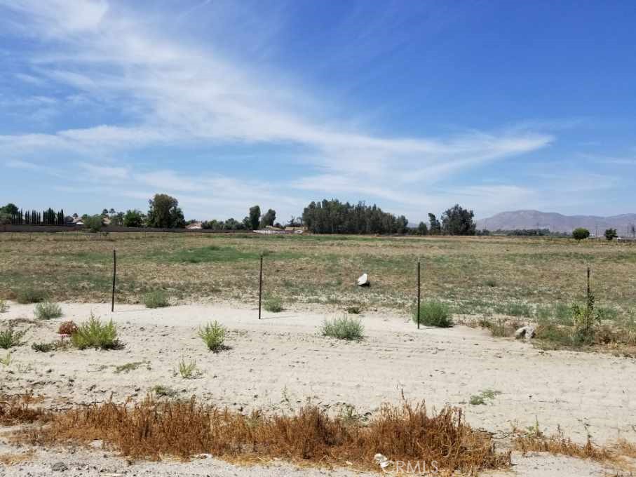 1545 N Ramona Boulevard Property Photo 4