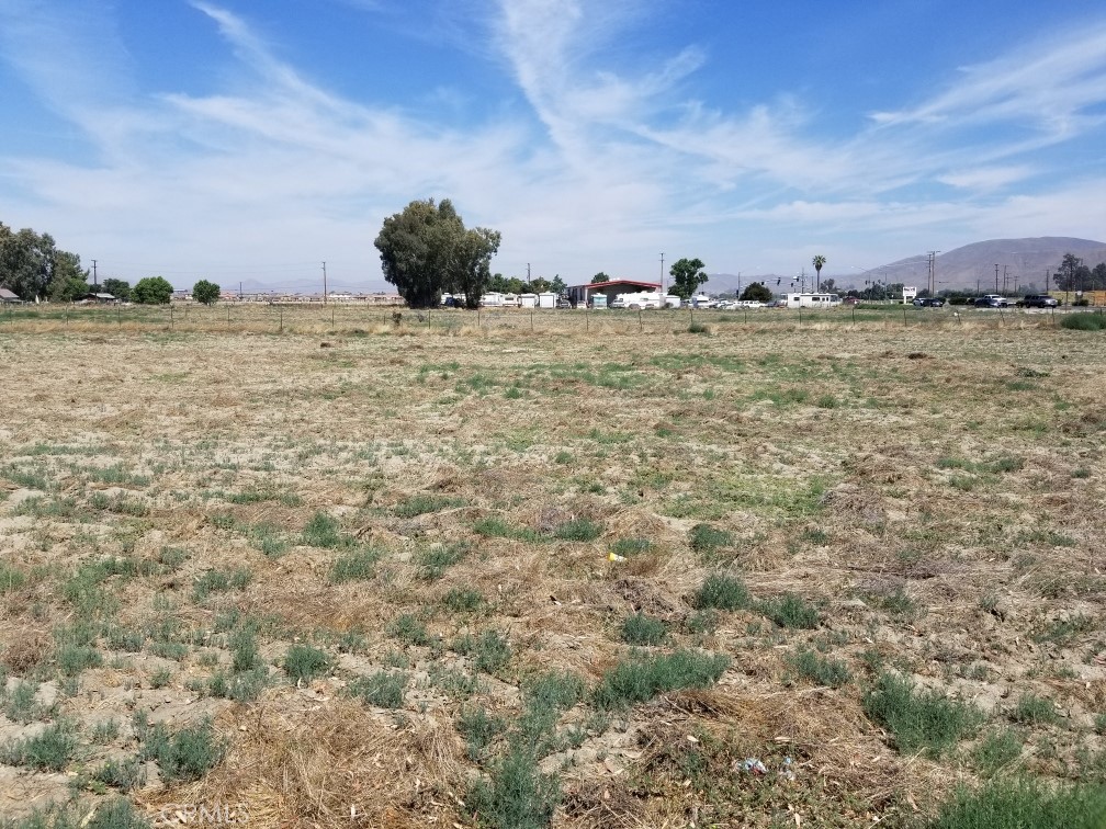 1545 N Ramona Boulevard Property Photo 5