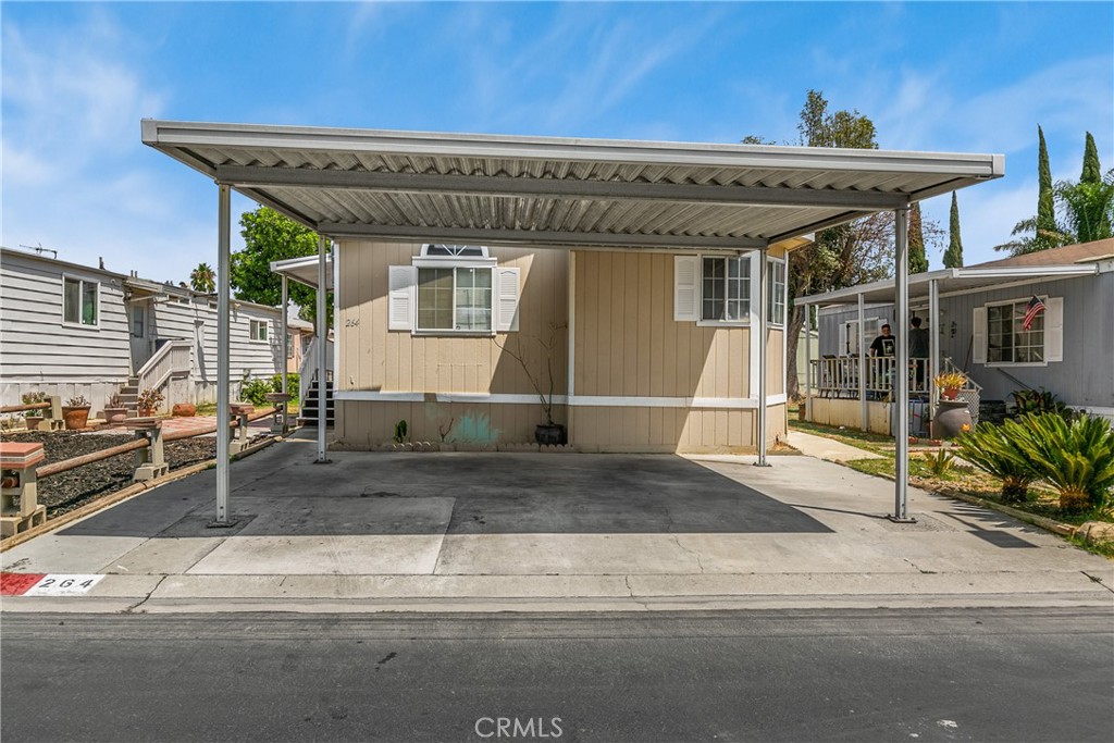 1855 Riverside Dr 264 Property Photo 3