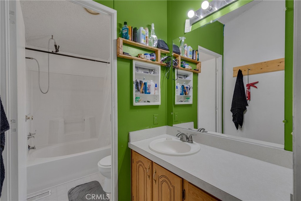 1855 Riverside Dr 264 Property Photo 17