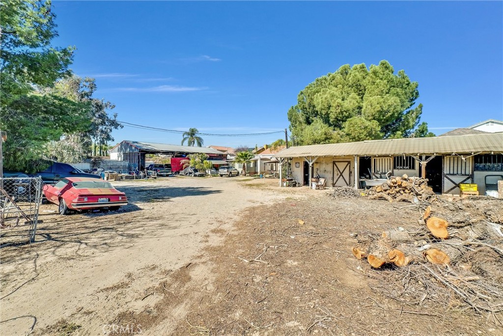 1165 W Olive Street Property Photo 24