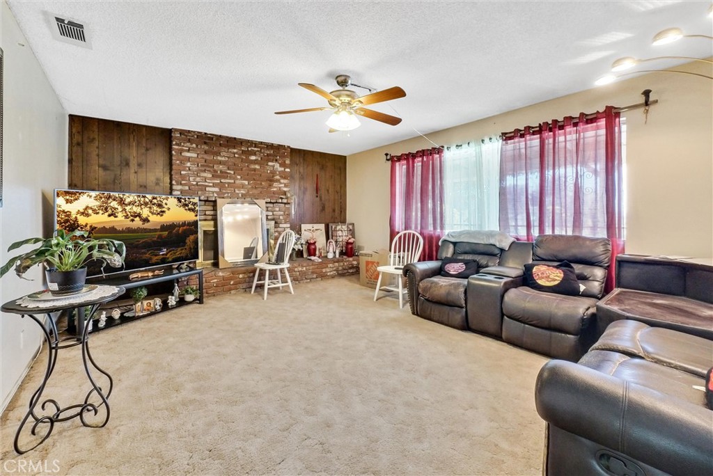 1165 W Olive Street Property Photo 34