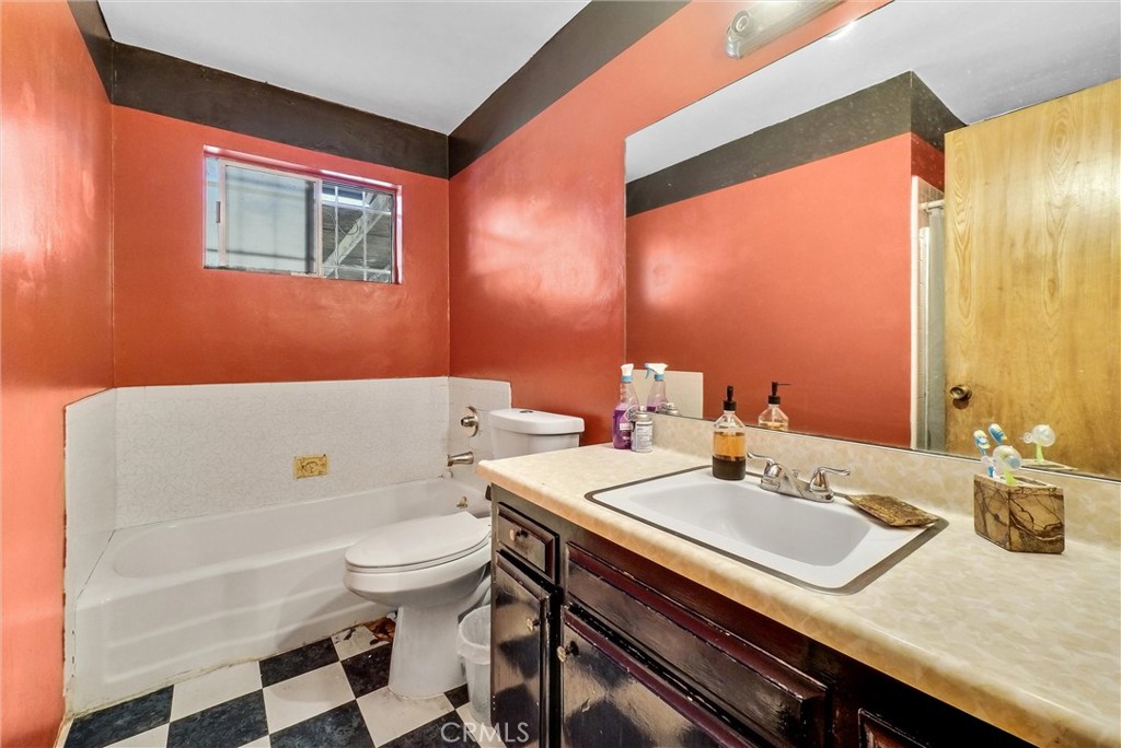 1165 W Olive Street Property Photo 36