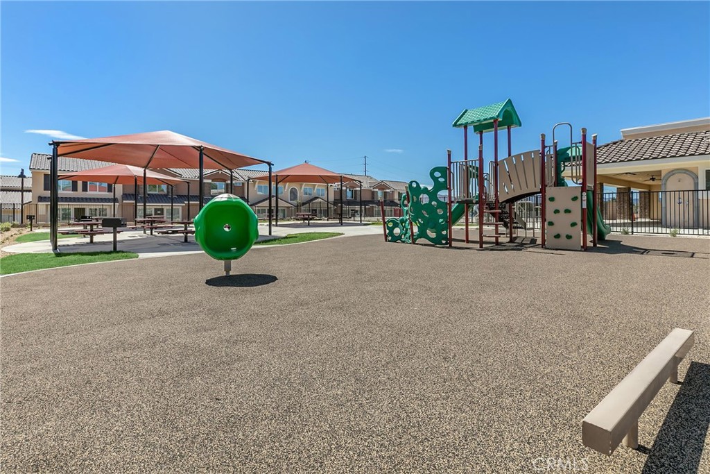 16854 Muscatel Property Photo 9