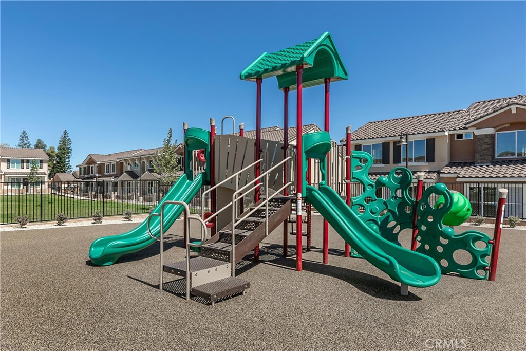 16854 Muscatel Property Photo 12