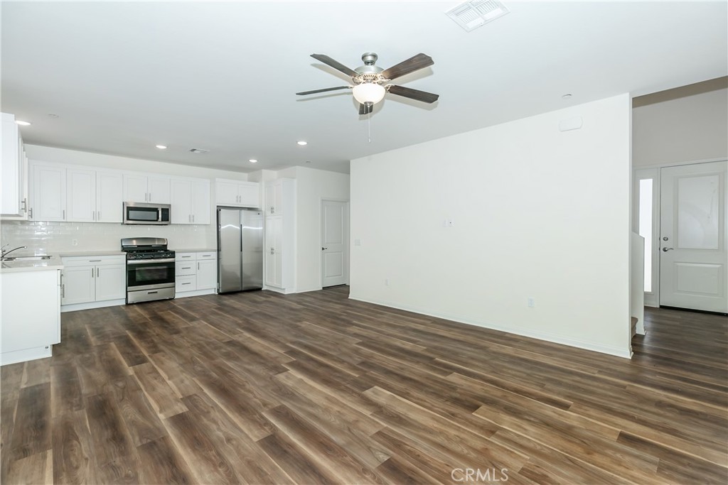 16852 Muscatel Property Photo 8