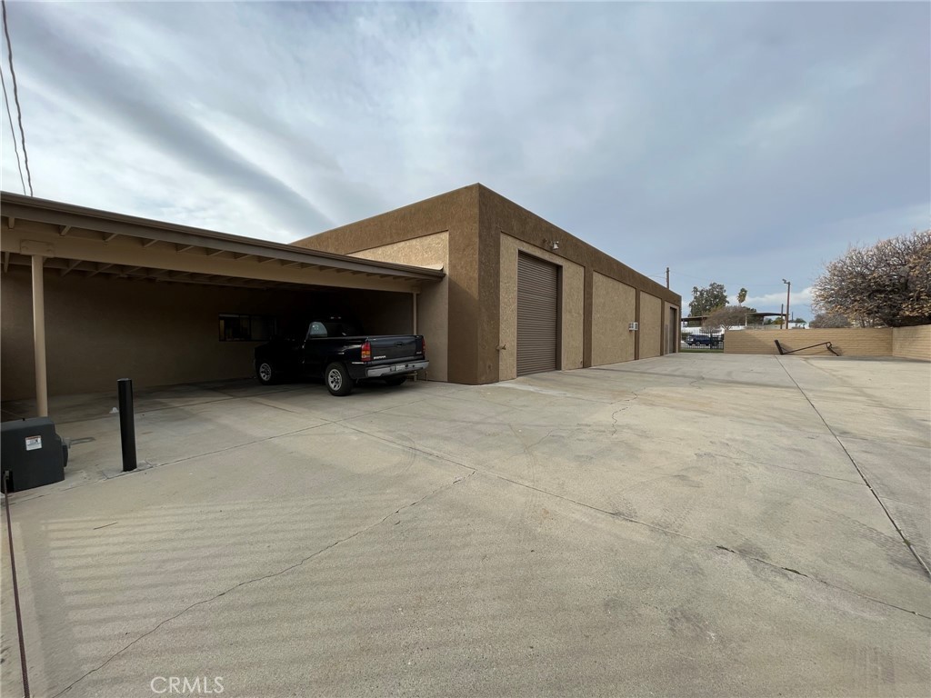 575 E Carreon Drive Property Photo 1