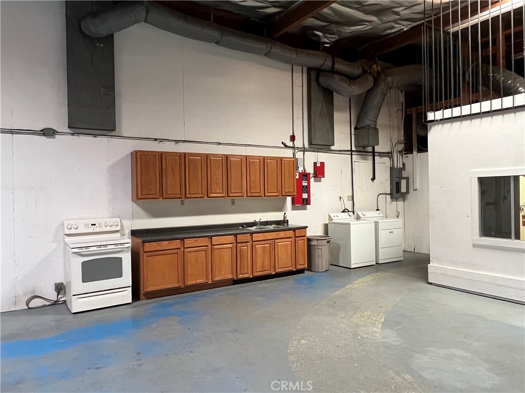 575 E Carreon Drive Property Photo 13